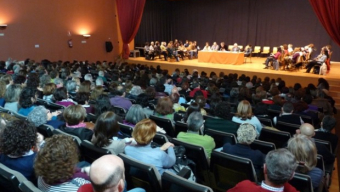 Candás acoge el II Encuentro de Clubes de Lectura de Asturias, protagonizado por la escritora Clara Sánchez
