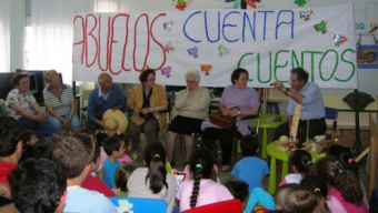 Biblioteca de Navelgas: Los abuelos cuentacuentos