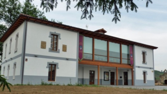 Biblioteca de Lugo de Llanera