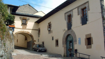 Biblioteca de Luarca